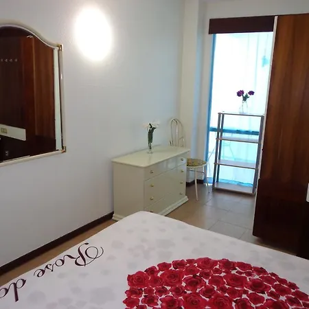 Apartamentos Do Mar Funchal Room photo